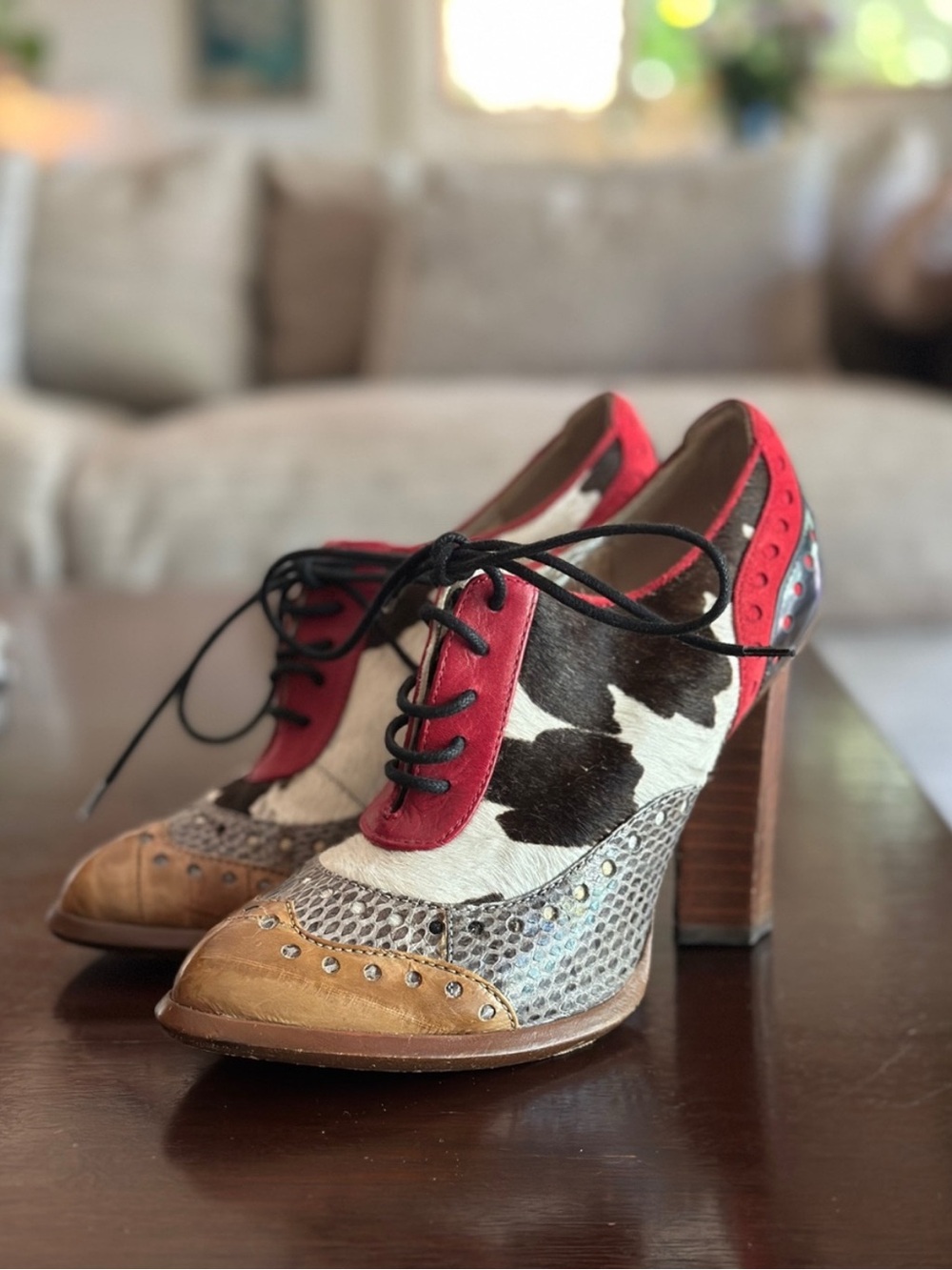 Dolce & Gabbana Lace-Up Oxford Heels - Picture 4 of 8